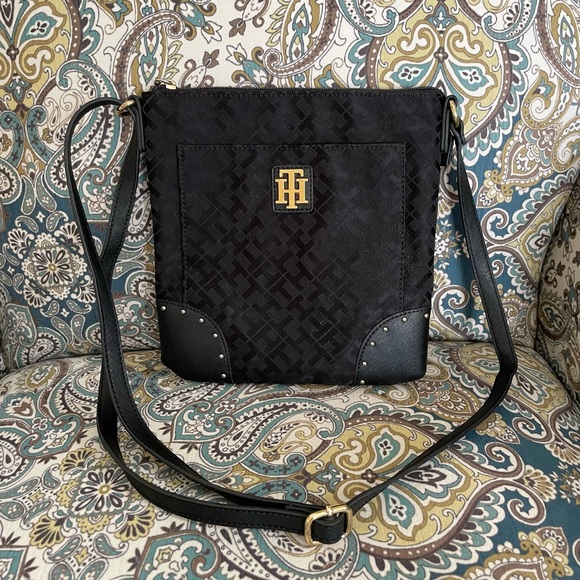 Tommy Hilfiger Crossbody Purse & Wallet - Picture 2 of 11